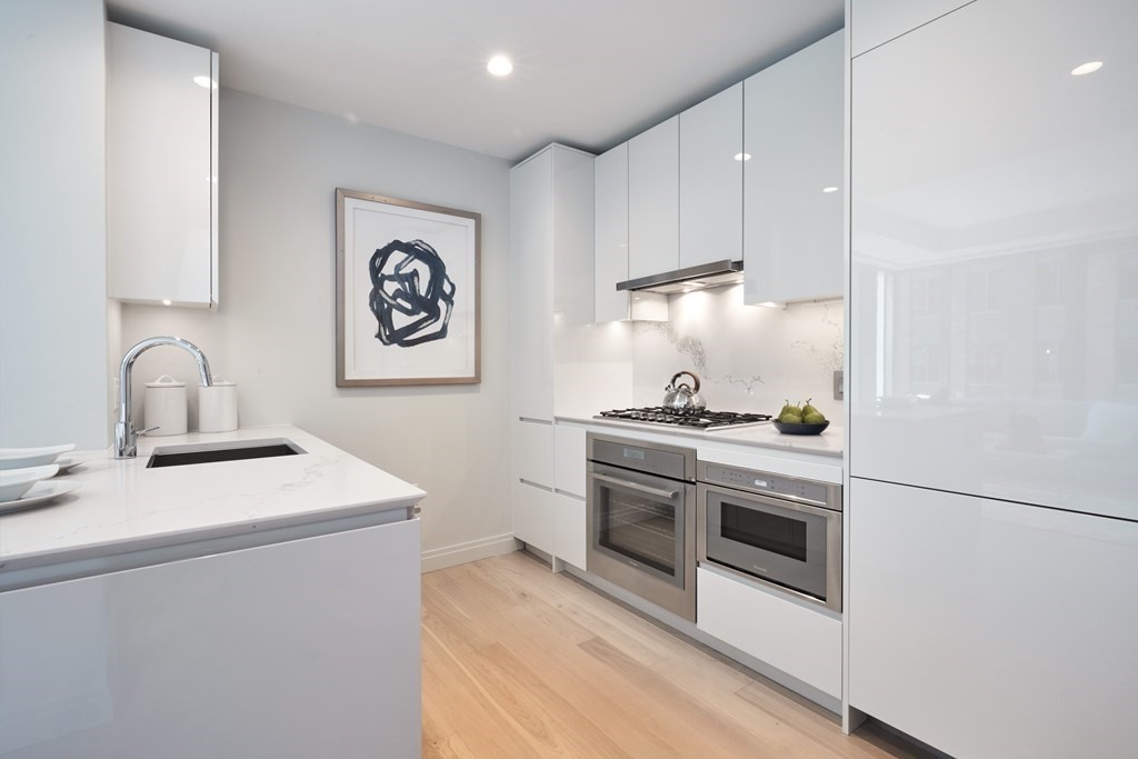 133 Seaport Boulevard, Unit 522 Boston, MA 02210 - Photo 6 of 36