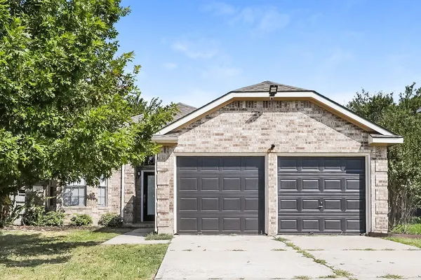 $1,925 | 311 Lake View Drive, Montgomery, TX 77356
