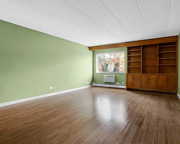 $399,900 | 224 North Kenilworth Avenue, Unit 4D, Oak Park, IL 60302