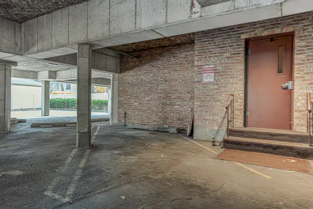 $399,900 | 224 North Kenilworth Avenue, Unit 4D, Oak Park, IL 60302