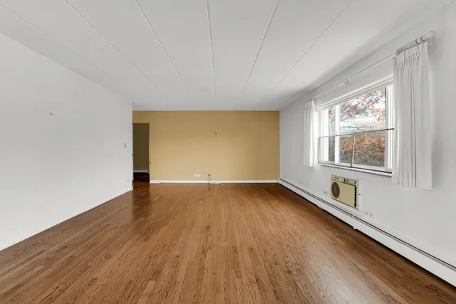 $399,900 | 224 North Kenilworth Avenue, Unit 4D, Oak Park, IL 60302