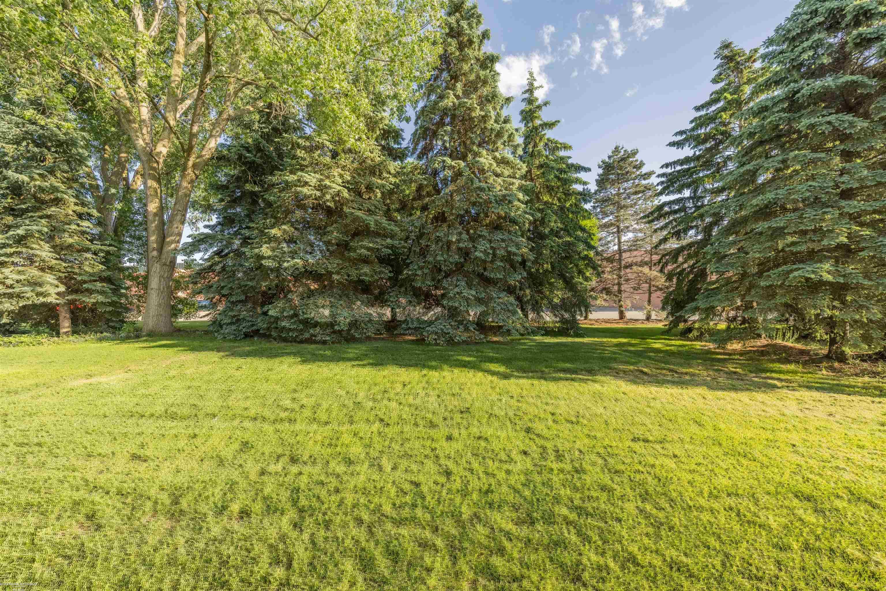 3157 Silverbrook Drive Rochester, MI 48306 - Photo 36 of 39 50143120-4dbe52d5-bf23-47ae-a57d-d92854d25dfb.JPG