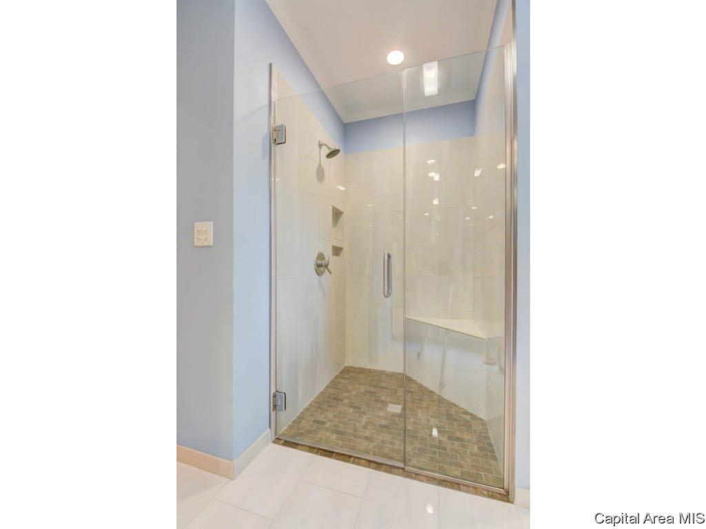 2001 South Wiggins Avenue Springfield, IL 62704 - Photo 23 of 36 Gallery Image 23