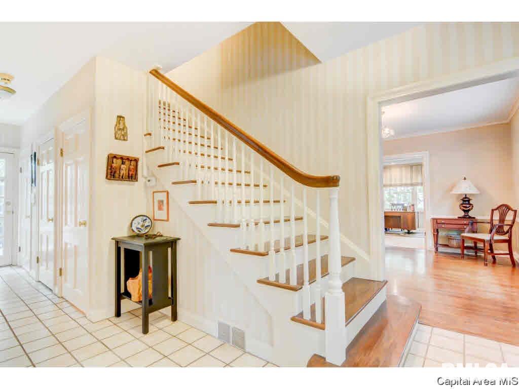 2001 South Wiggins Avenue Springfield, IL 62704 - Photo 4 of 36 Gallery Image 4