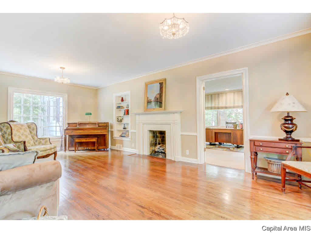 2001 South Wiggins Avenue Springfield, IL 62704 - Photo 6 of 36 Gallery Image 6