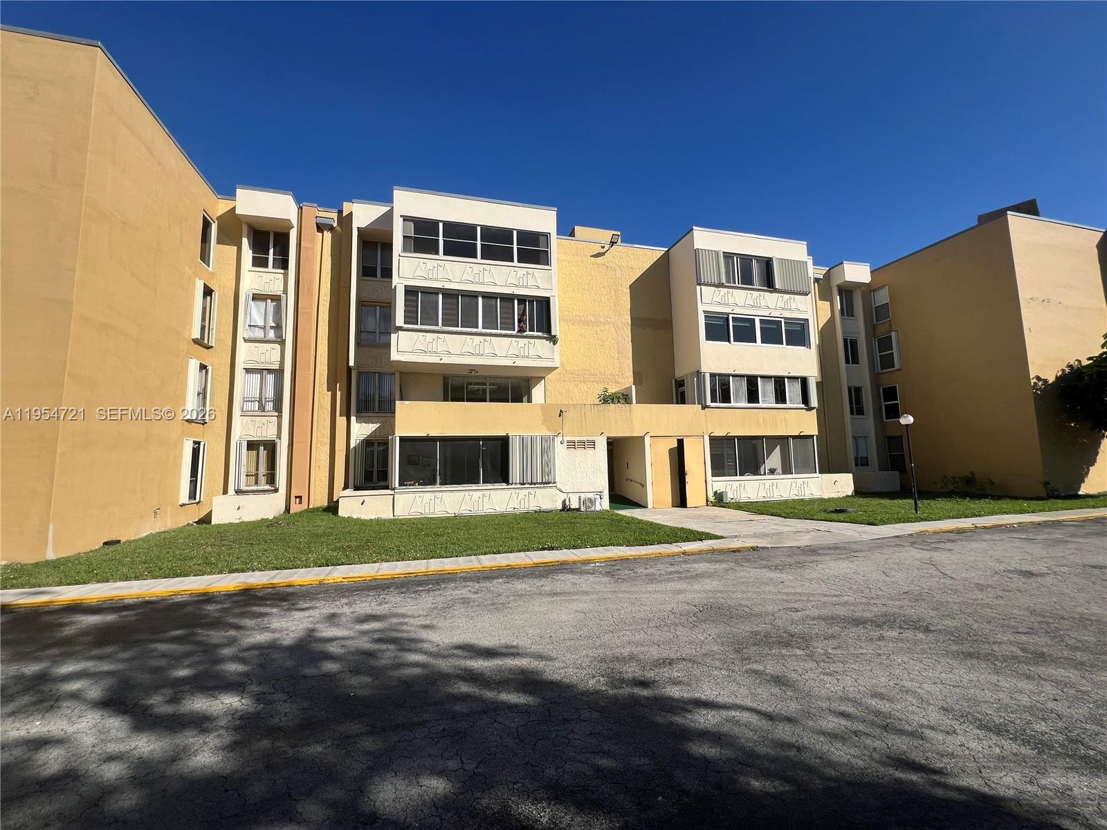 6911 Southwest 147th Avenue, Unit 1G Miami, FL 33193 - Photo 2 of 58