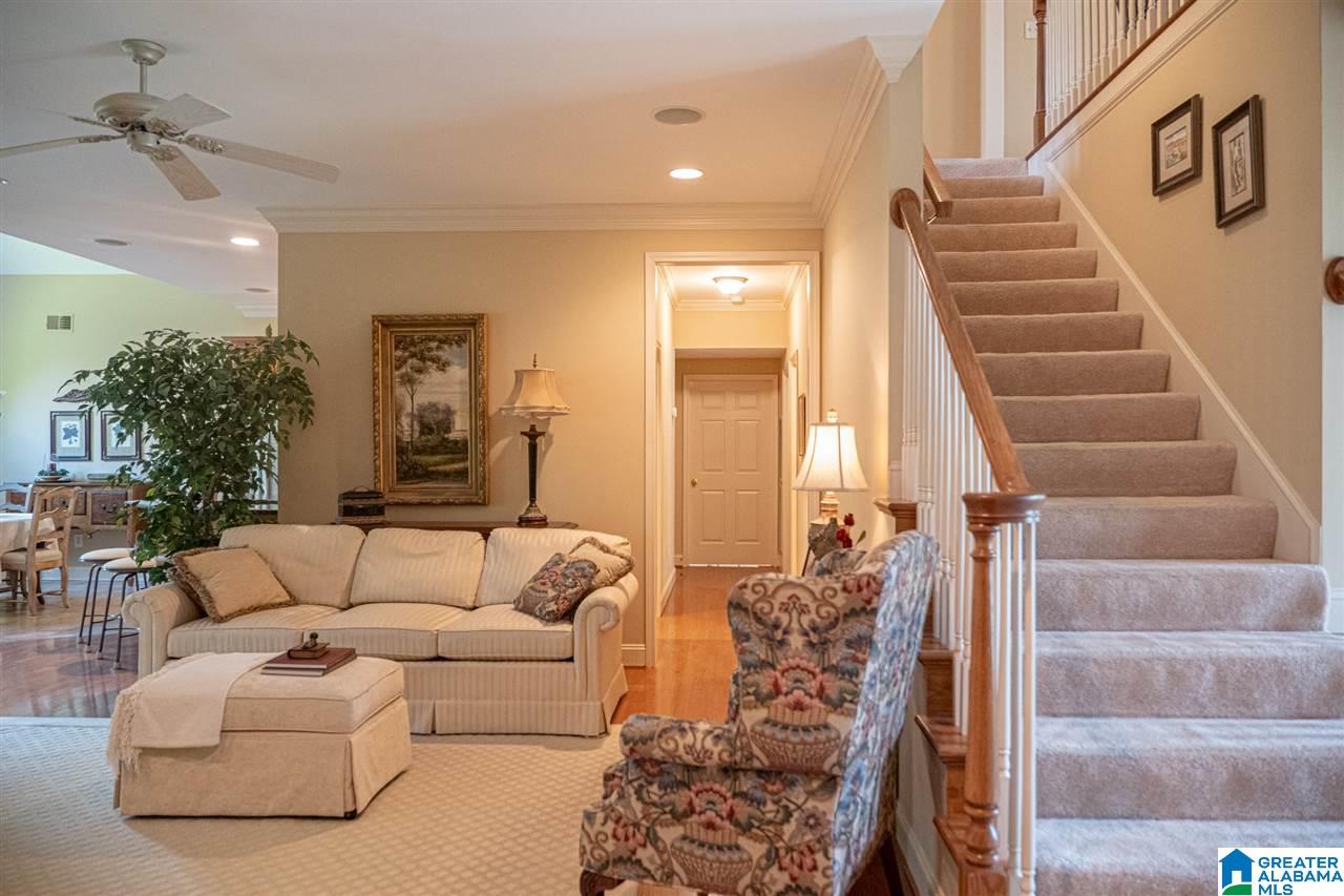 628 Willow Crest Road Birmingham, AL 35226 - Photo 4 of 38