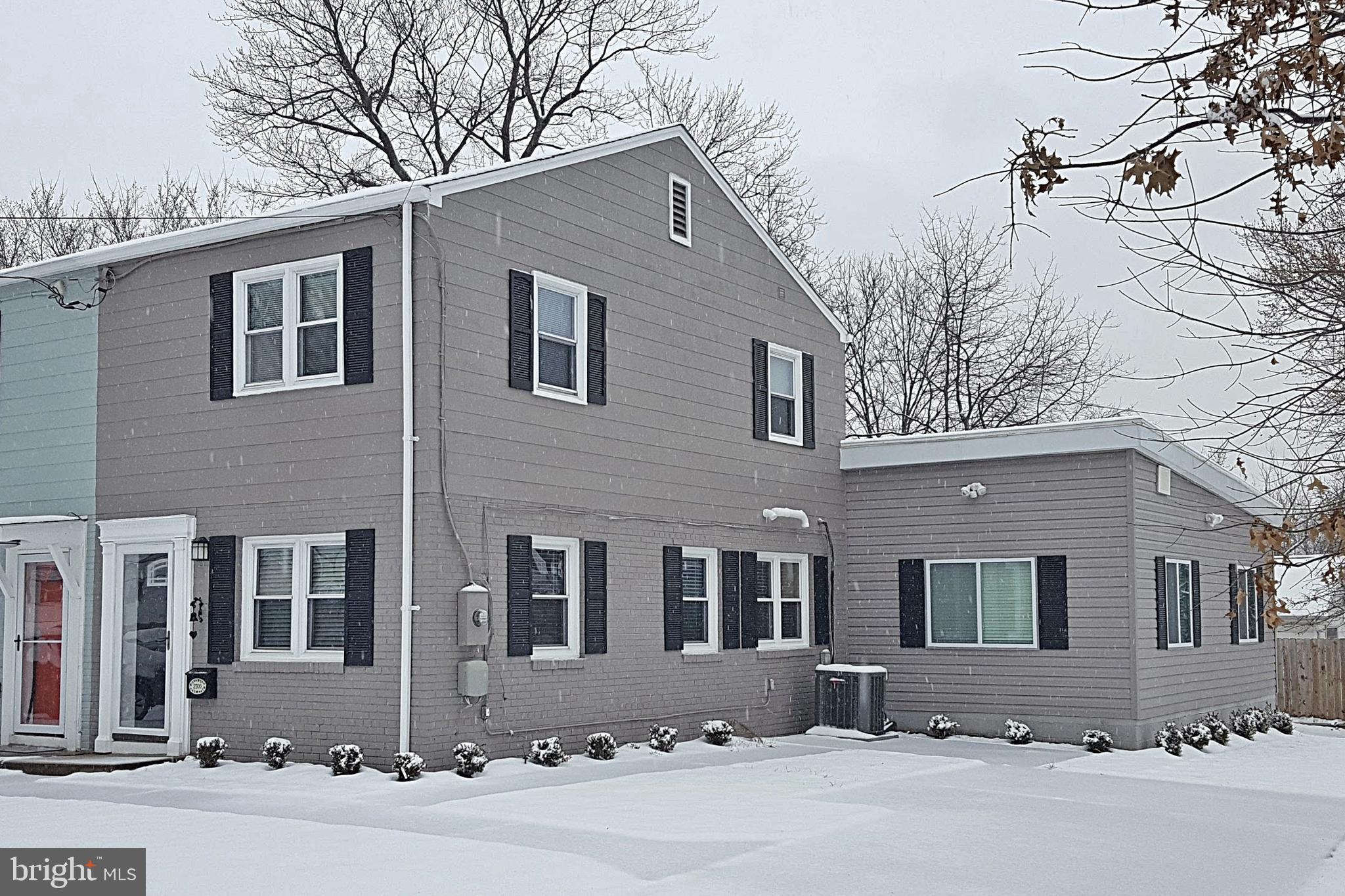 2300 Fairview Terrace, Alexandria, VA 22303 Compass