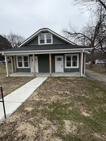 $1,300 | 307 West High Street, Unit 309, Woodbury, TN 37190