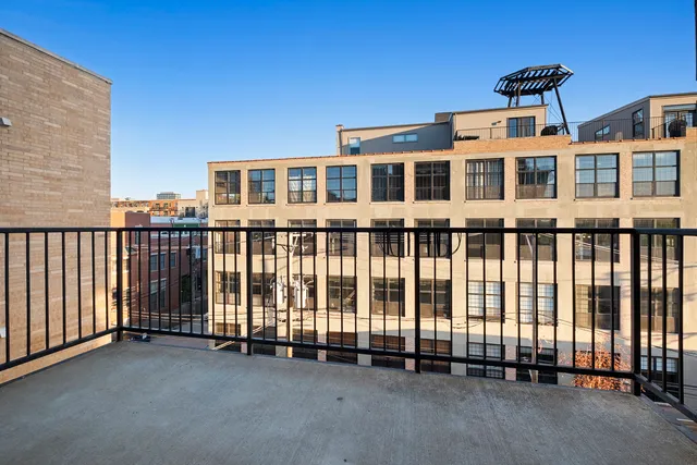 $695,000 | 1355 West Washington Boulevard, Unit 4D, Chicago, IL 60607