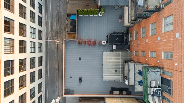 $695,000 | 1355 West Washington Boulevard, Unit 4D, Chicago, IL 60607