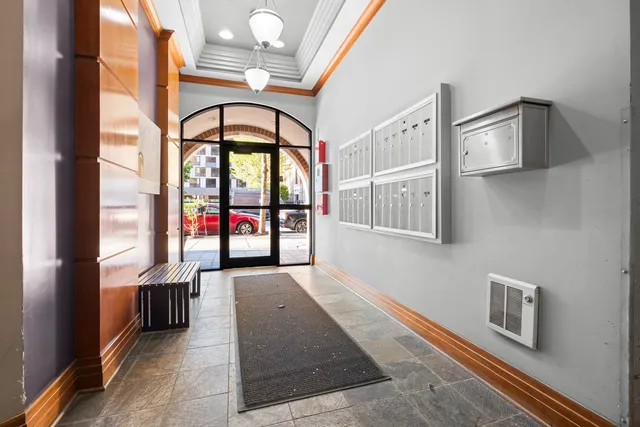 $695,000 | 1355 West Washington Boulevard, Unit 4D, Chicago, IL 60607