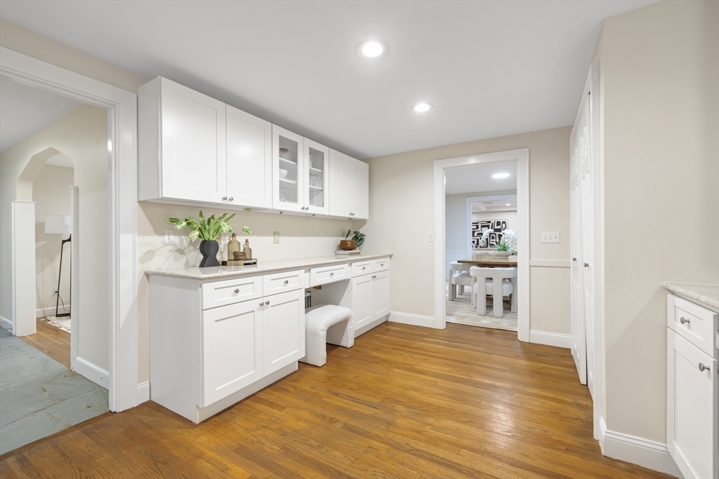 22 Bracebridge Road Newton, MA 02459 - Photo 8 of 39