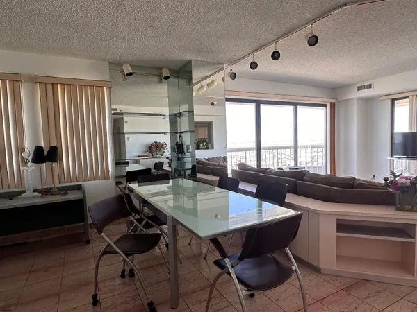 $28,000 | 3101 Boardwalk, Unit 2115/2111, Atlantic City, NJ 08401