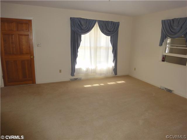 1949 Cartersville Road Cartersville, VA 23027 - Photo 3 of 24 Living Room
