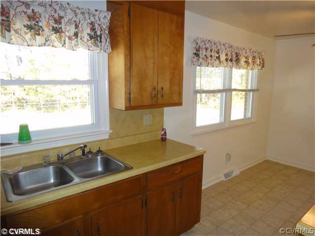 1949 Cartersville Road Cartersville, VA 23027 - Photo 8 of 24 Kitchen