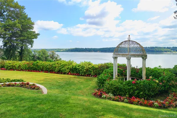 $6,995,000 | 26 Tennis Court Road, Oyster Bay, NY 11771