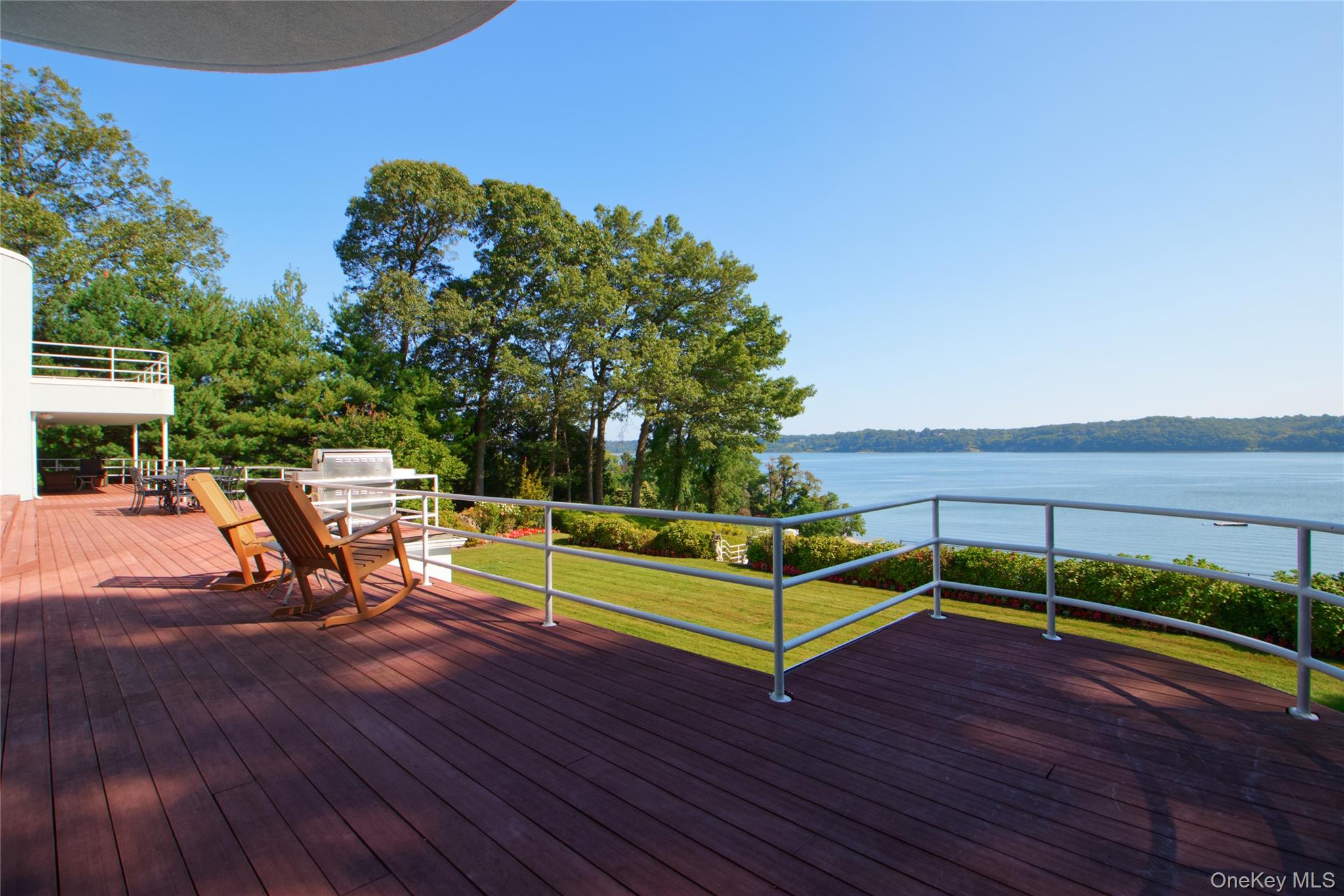 26 Tennis Court Road Oyster Bay, NY 11771 - Photo 5 of 41