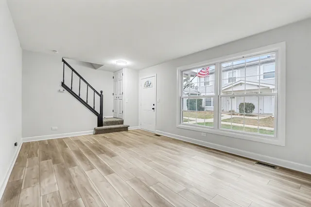 $199,900 | 8 Wildwood Lane, Unit G, Bolingbrook, IL 60440