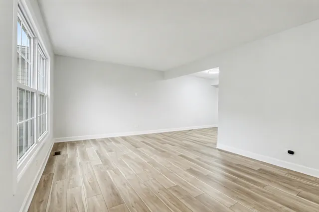 $199,900 | 8 Wildwood Lane, Unit G, Bolingbrook, IL 60440