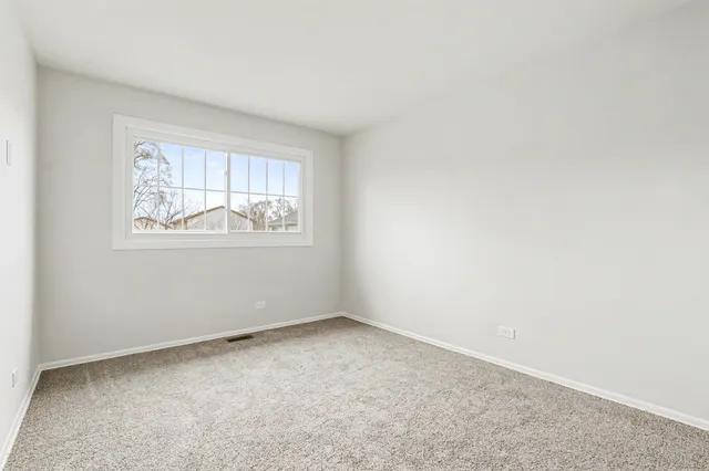 $199,900 | 8 Wildwood Lane, Unit G, Bolingbrook, IL 60440