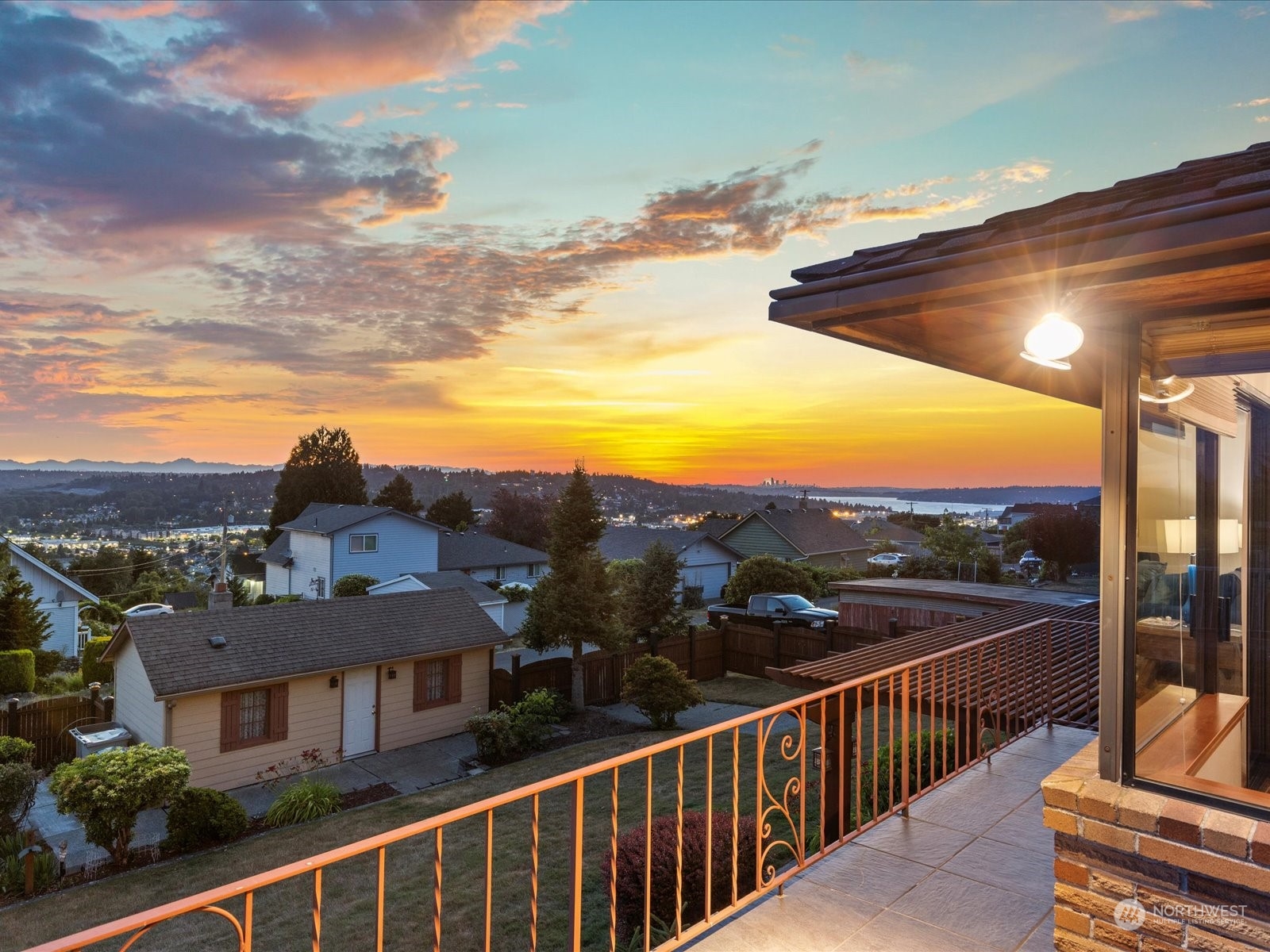801 Grant Avenue South Renton, WA 98057 - Photo 3 of 40 a view of a city from a balcony