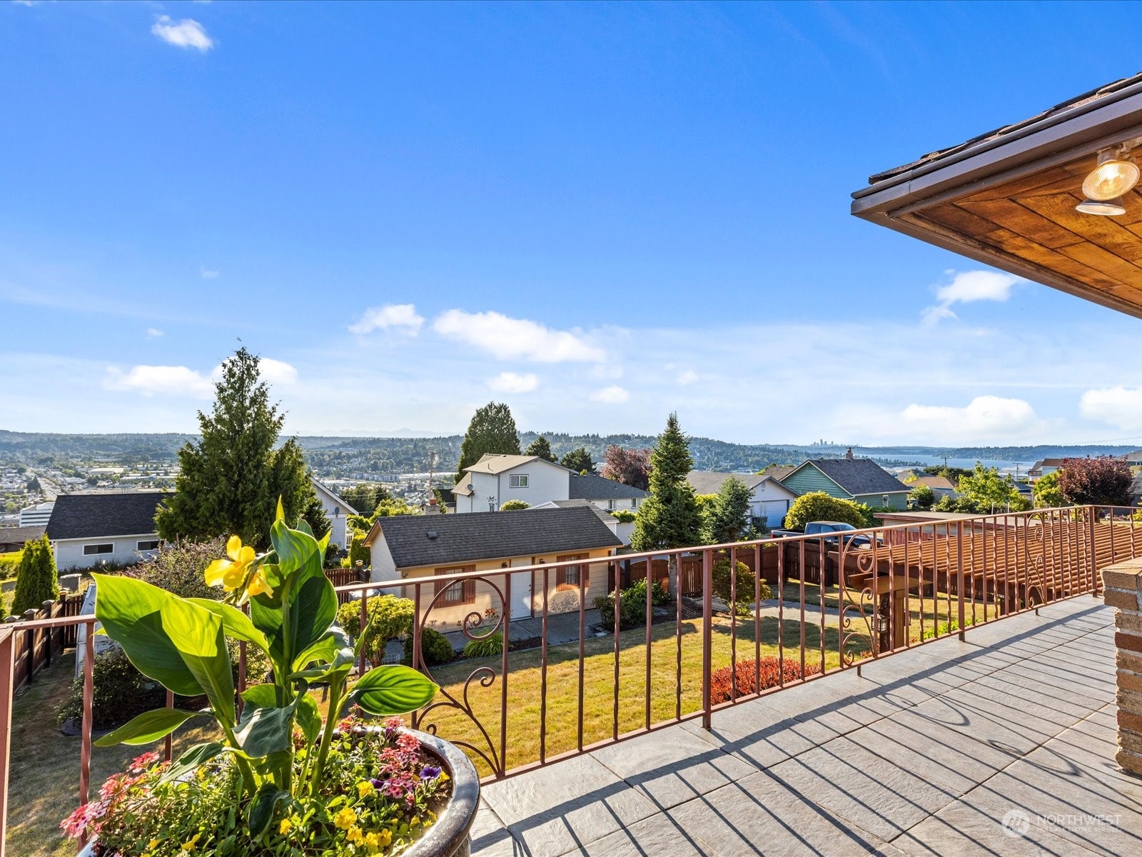 801 Grant Avenue South Renton, WA 98057 - Photo 38 of 40 a view of a balcony with chairs