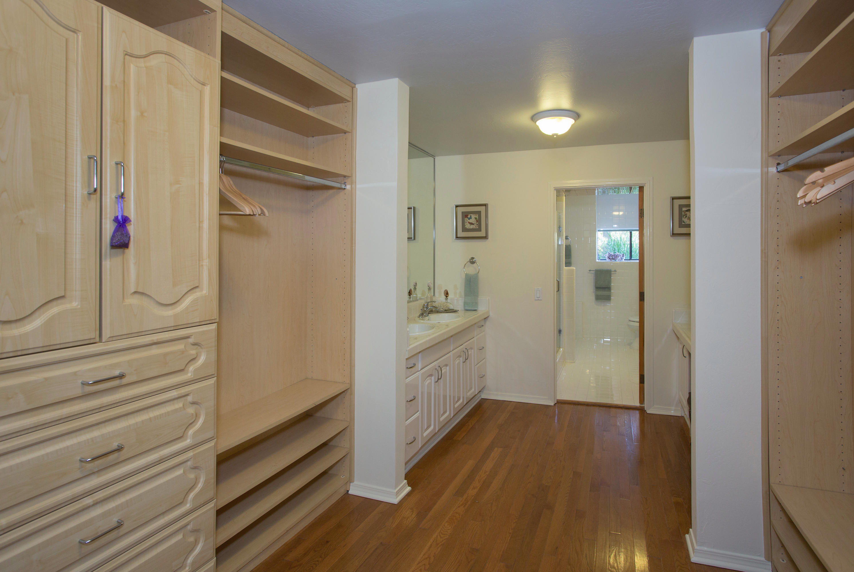 1710 Mission Ridge Road Santa Barbara, CA 93103 - Photo 8 of 19 a bathroom with a sink and a mirror