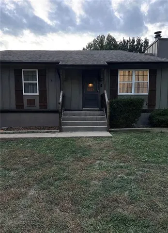 $205,000 | 1605 Northwest Winchester Place, Blue Springs, MO 64015