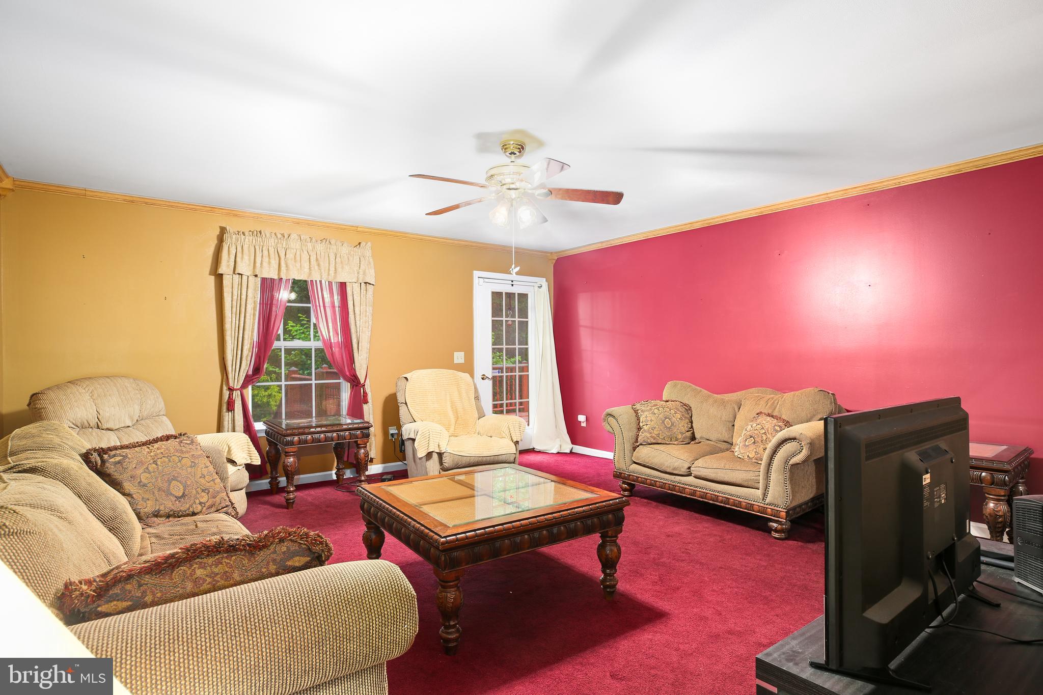 147 Richards Ferry Road Fredericksburg, VA 22406 - Photo 17 of 48 Livingroom