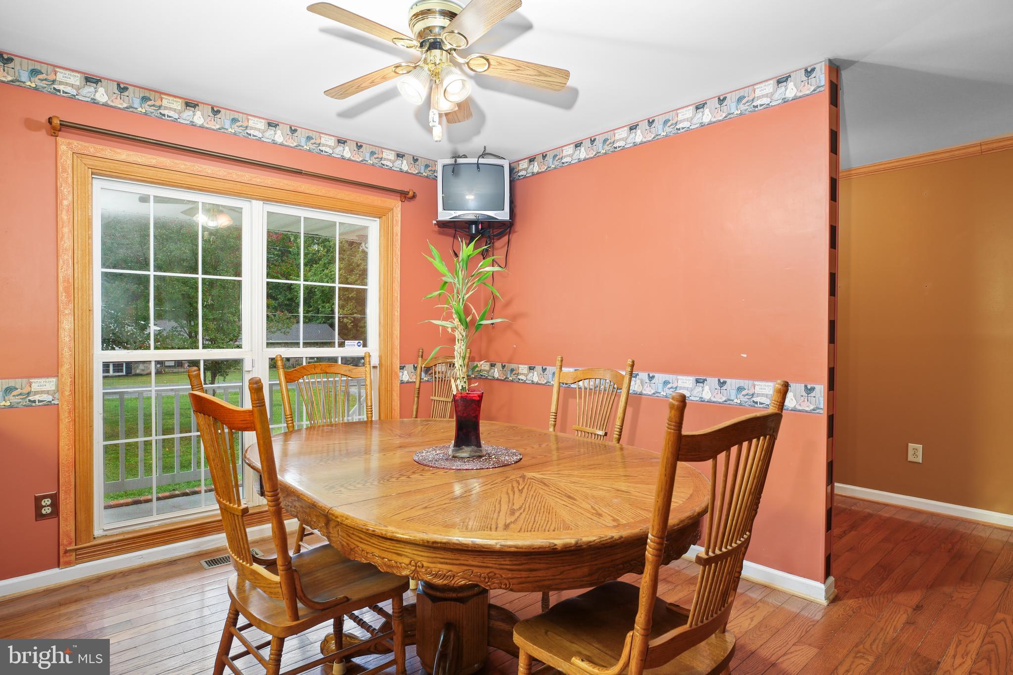 147 Richards Ferry Road Fredericksburg, VA 22406 - Photo 22 of 48 Dining area