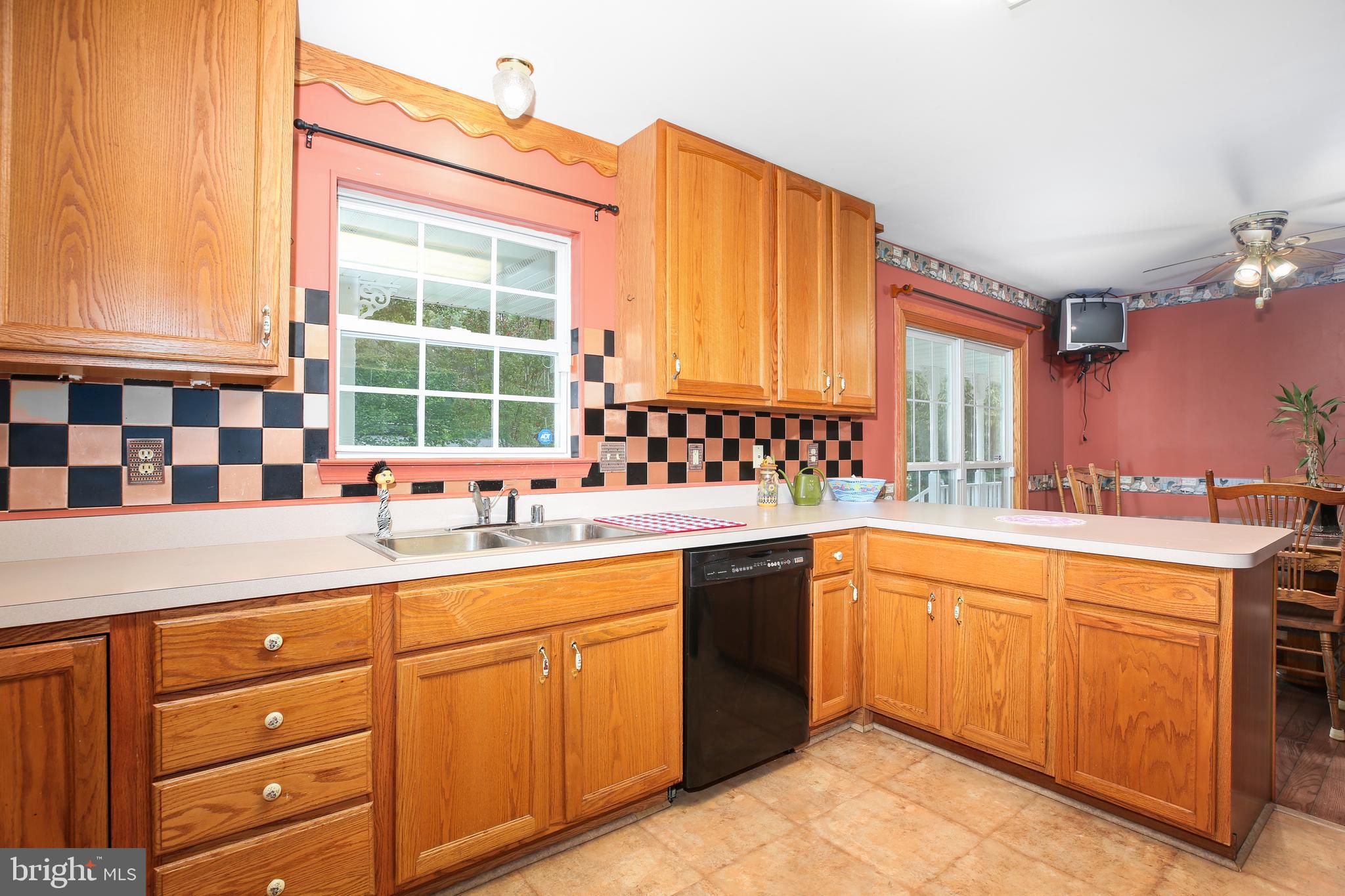 147 Richards Ferry Road Fredericksburg, VA 22406 - Photo 23 of 48 kitchen