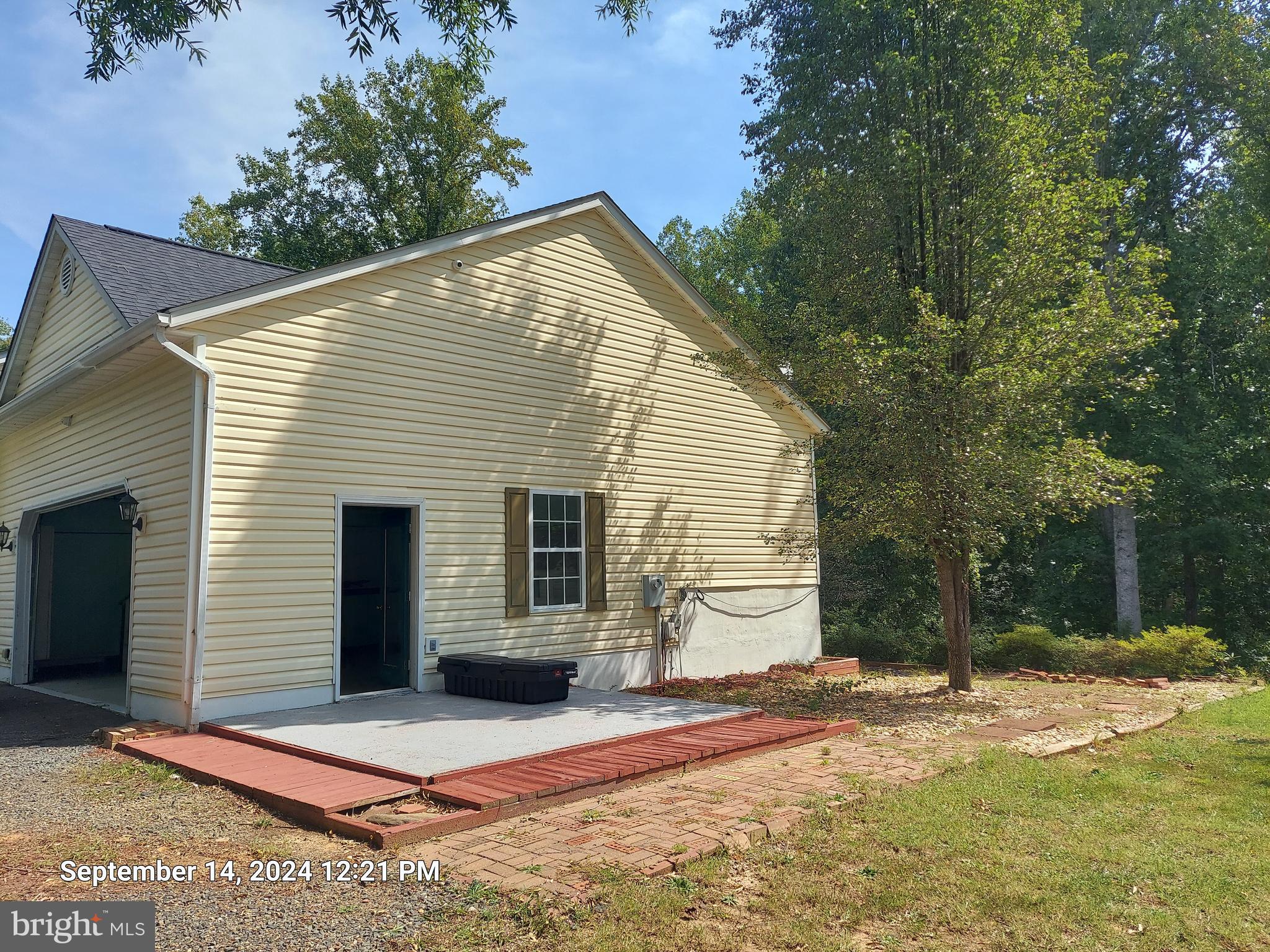 147 Richards Ferry Road Fredericksburg, VA 22406 - Photo 3 of 48 SIDE ENTRY & PATIO