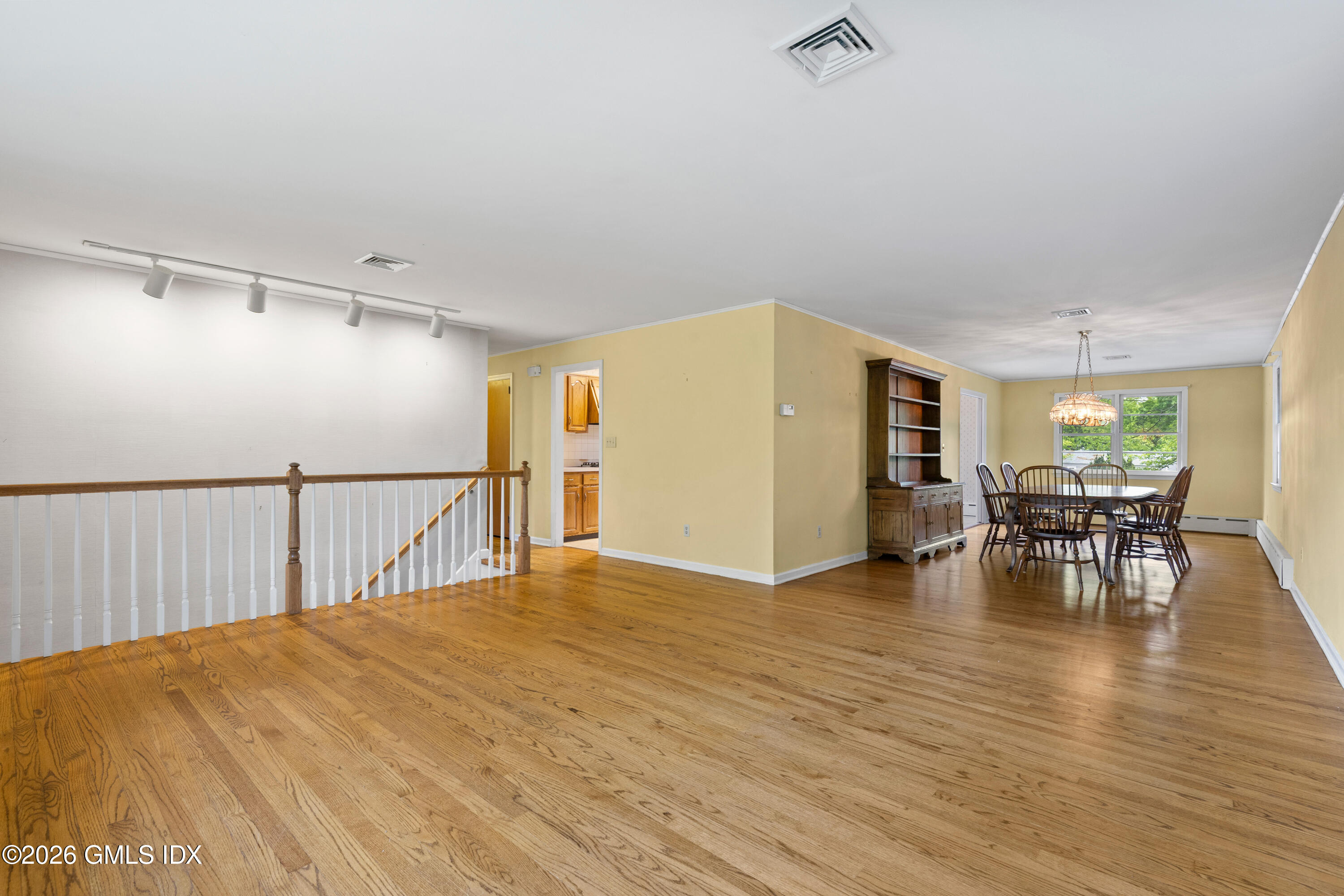 34 Ridge Road Cos Cob, CT 06807 - Photo 3 of 12 08-555A3160a