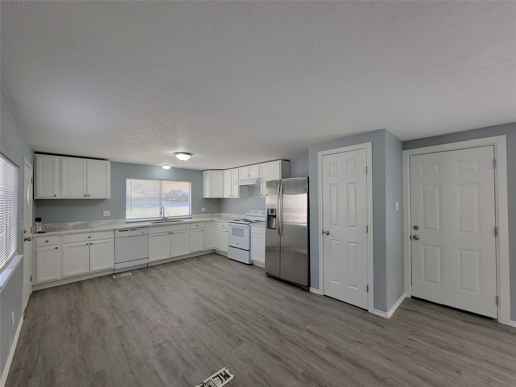 14245 East Ravine Willis, TX 77318 - Photo 5 of 23 Kitchen