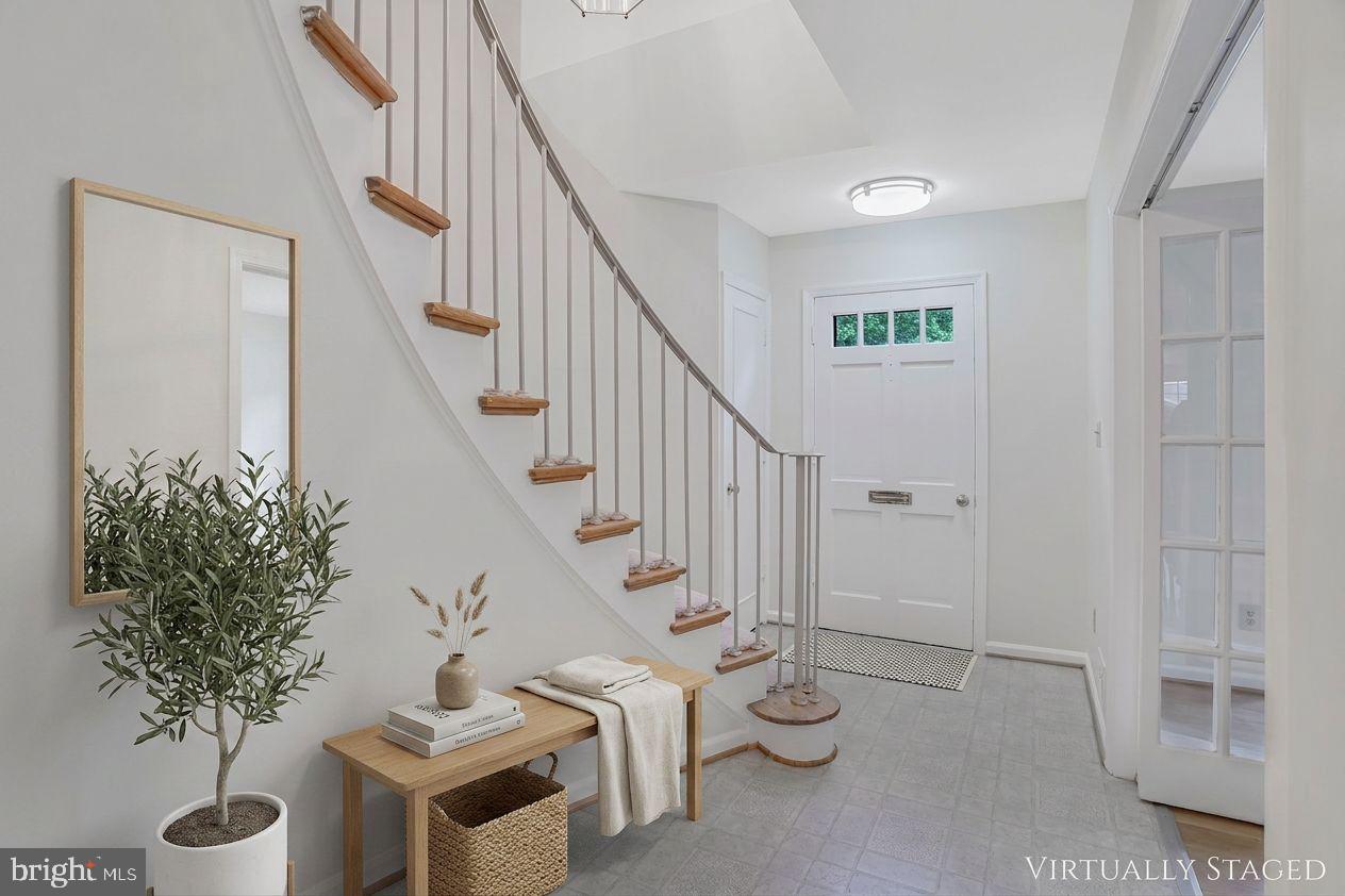 8301 Forrester Boulevard Springfield, VA 22152 - Photo 21 of 50 Foyer