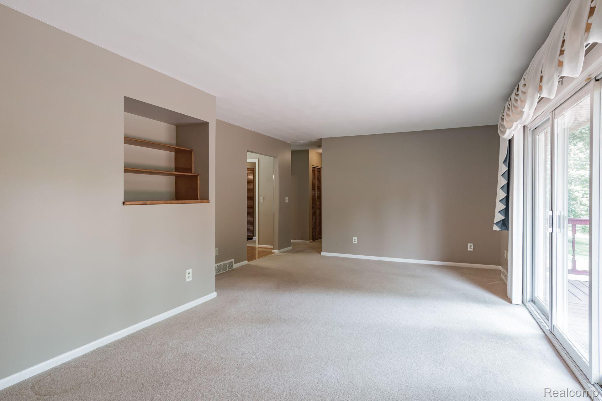 2230 Armond Road Howell, MI 48855 - Photo 11 of 27 Family room