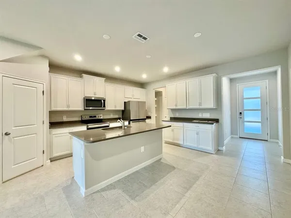 $2,300 | 3247 Feather Hvn Place, Brandon, FL 33511