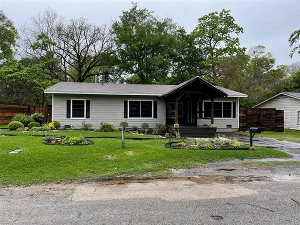 $1,750 | 910 Maryland Drive, Athens, TX 75751