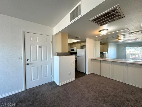 $1,100 | 8070 West Russell Road, Unit 2055, Las Vegas, NV 89113