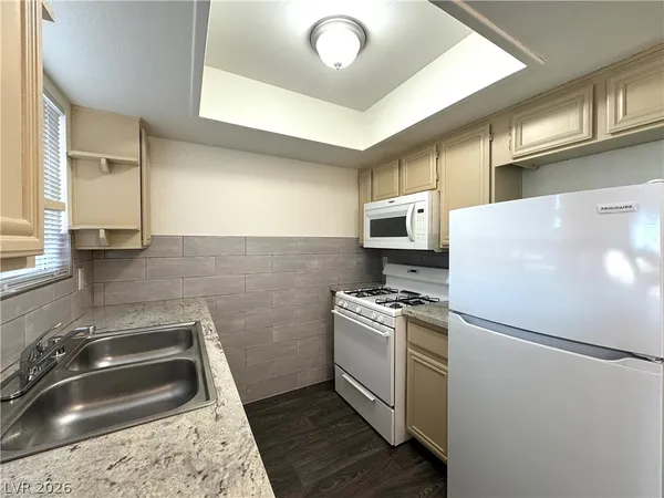 $1,100 | 8070 West Russell Road, Unit 2055, Las Vegas, NV 89113