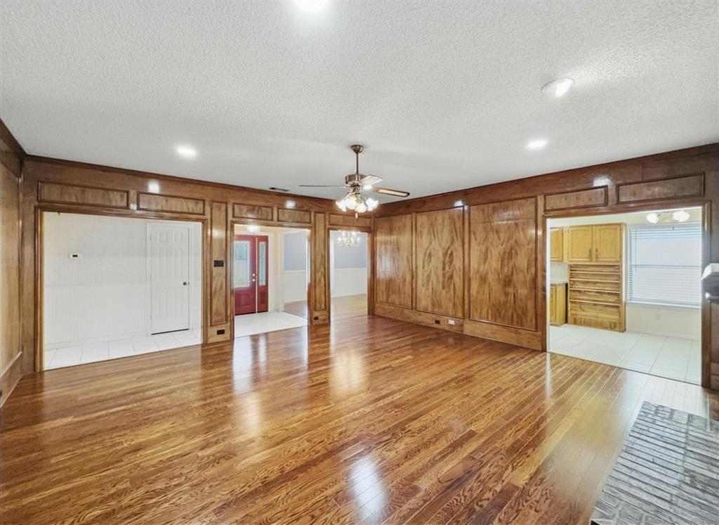 302 Apollo Road Garland, TX 75040 - Photo 4 of 40