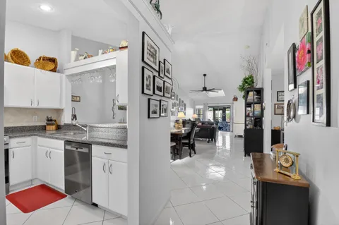 $289,000 | 5893 Sunswept Lane, Unit B, Boynton Beach, FL 33437