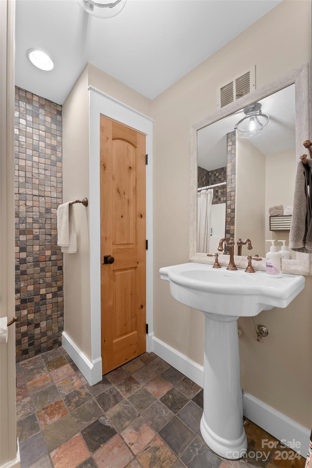 1367 Cardinal Road Brevard, NC 28712 - Photo 34 of 46 Gallery Image 34