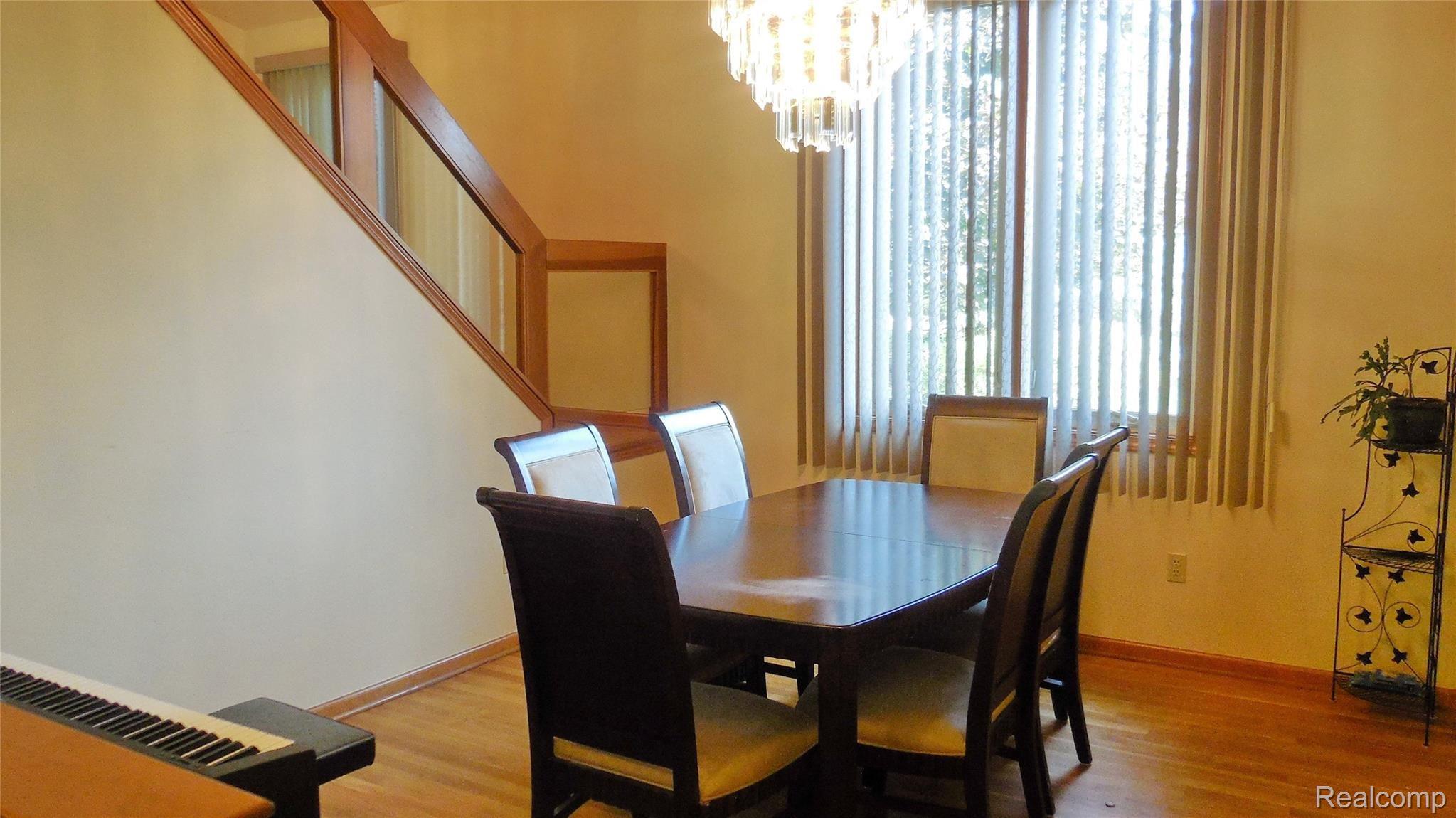2591 Meadowview Court Rochester, MI 48306 - Photo 8 of 30 2591 Meadowview_07.JPG