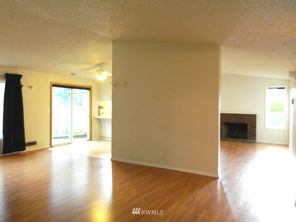14601 Southeast 195th Place Renton, WA 98058 - Photo 5 of 19 Gallery Image 5