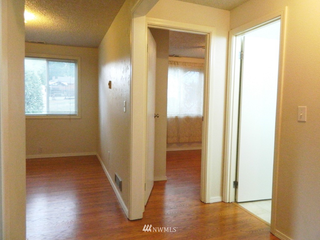 14601 Southeast 195th Place Renton, WA 98058 - Photo 10 of 19 Gallery Image 10