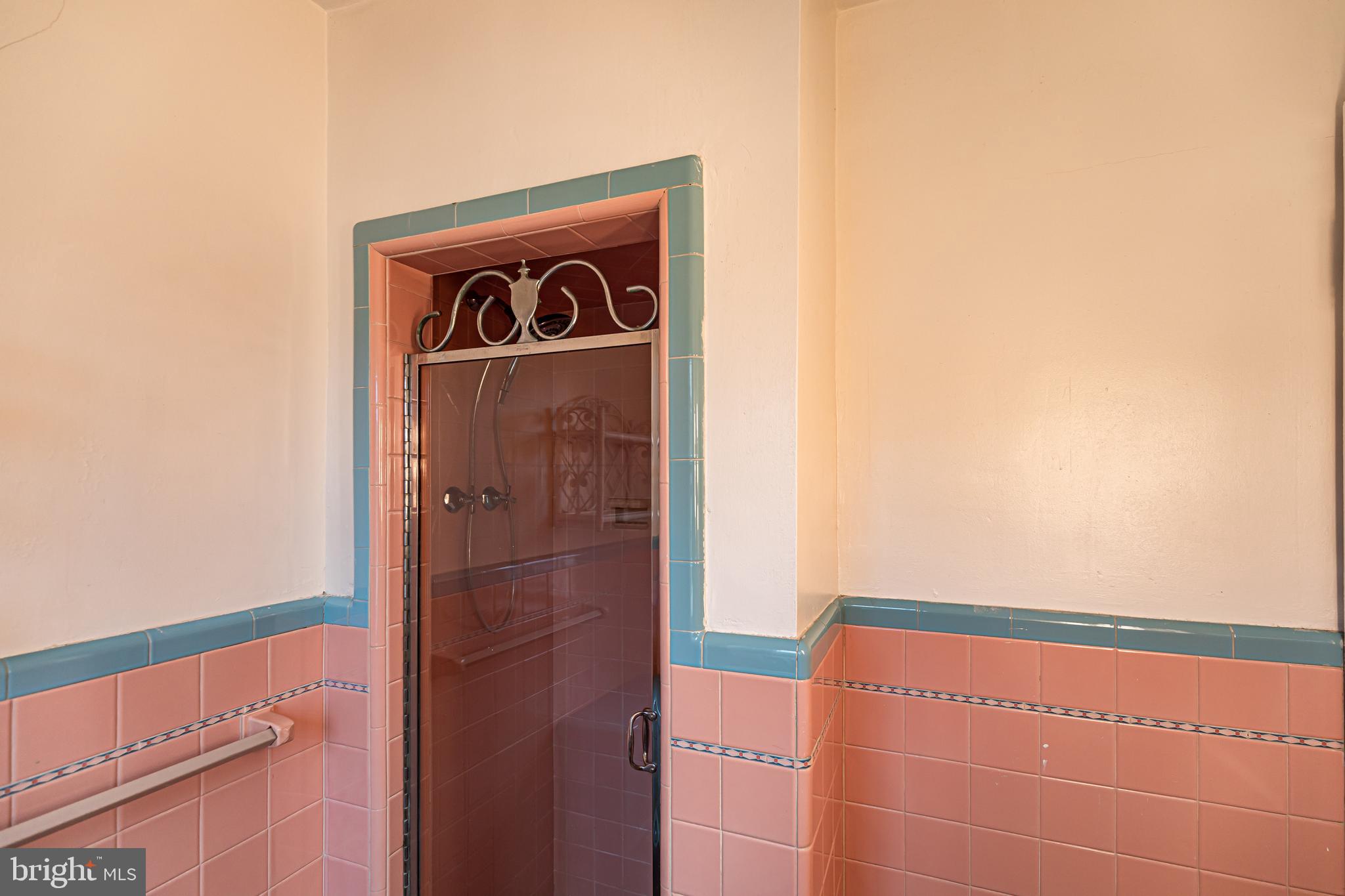 1100 Coventry Road Cheltenham, PA 19012 - Photo 30 of 35 Main Bath