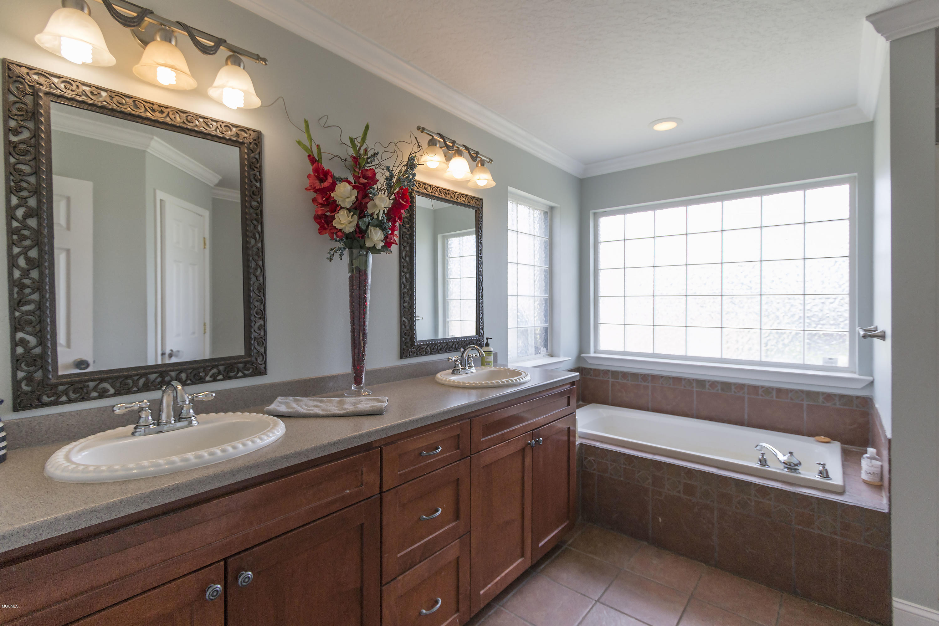 5017 Remington Road Moss Point, MS 39562 - Photo 12 of 23 13 Mstr Bth1