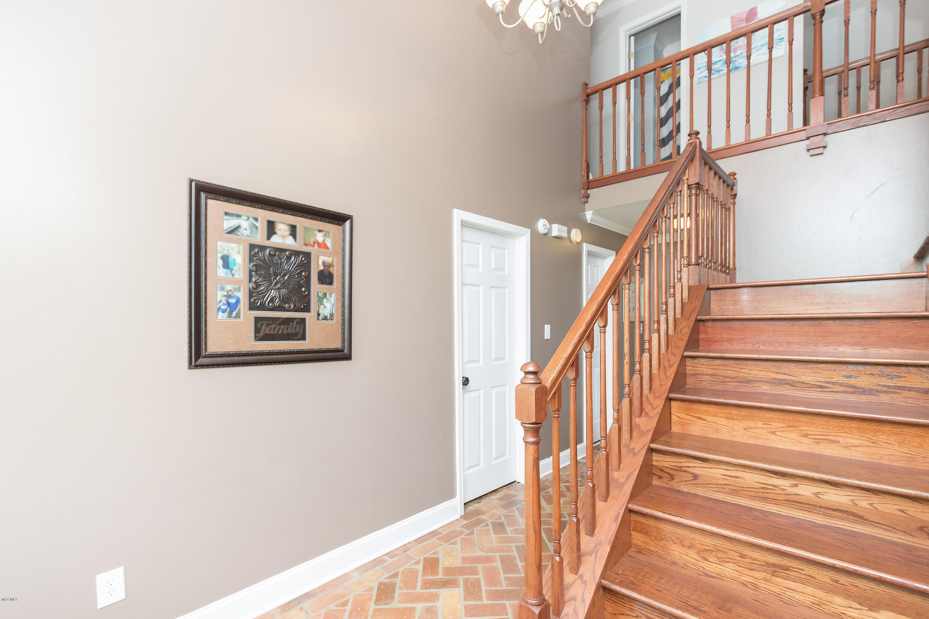 5017 Remington Road Moss Point, MS 39562 - Photo 4 of 23 4 Foyer
